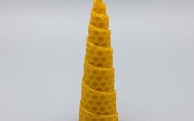 Vela Pirámide de Cera Virgen